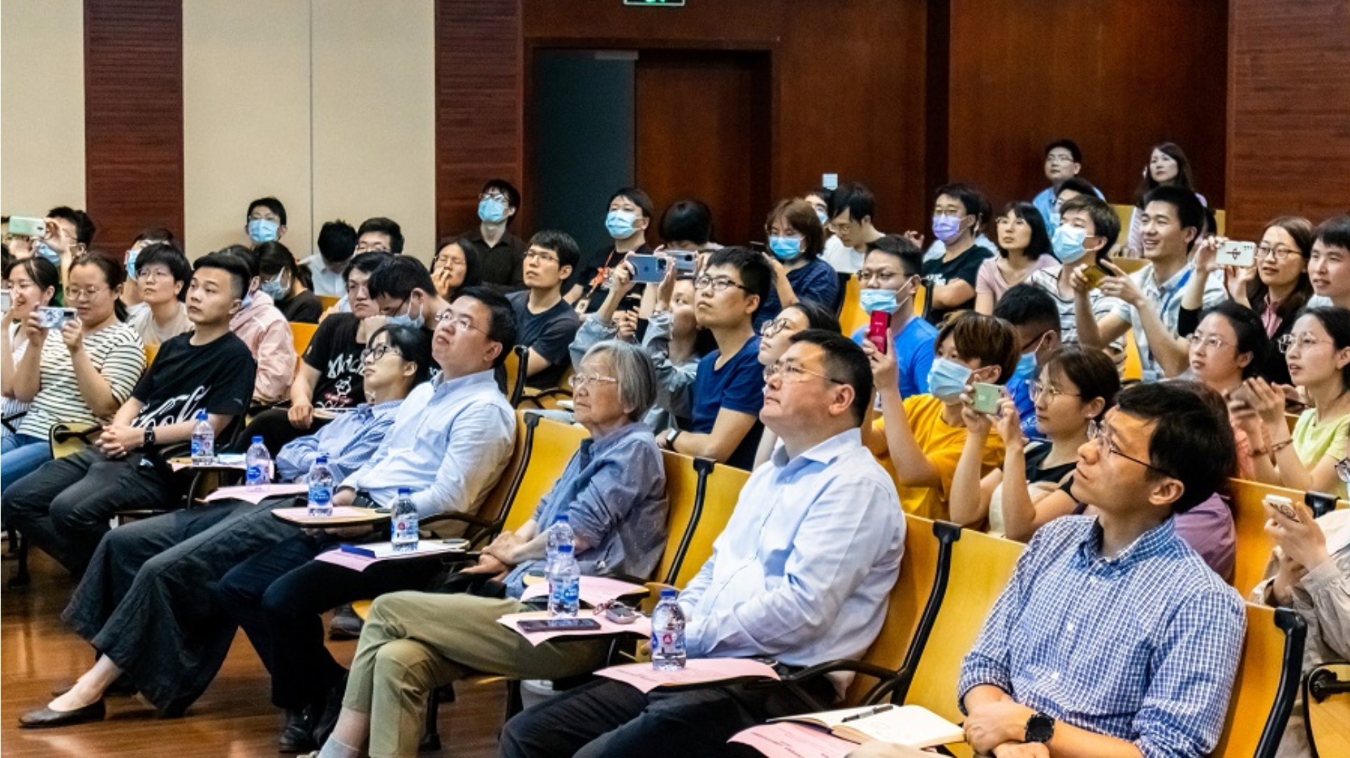 中科院腦智卓越中心開展“傳承老科學家精神，弘揚新時代科學家精神”專題報告會